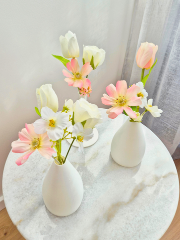 Loose flower stems for bud vases